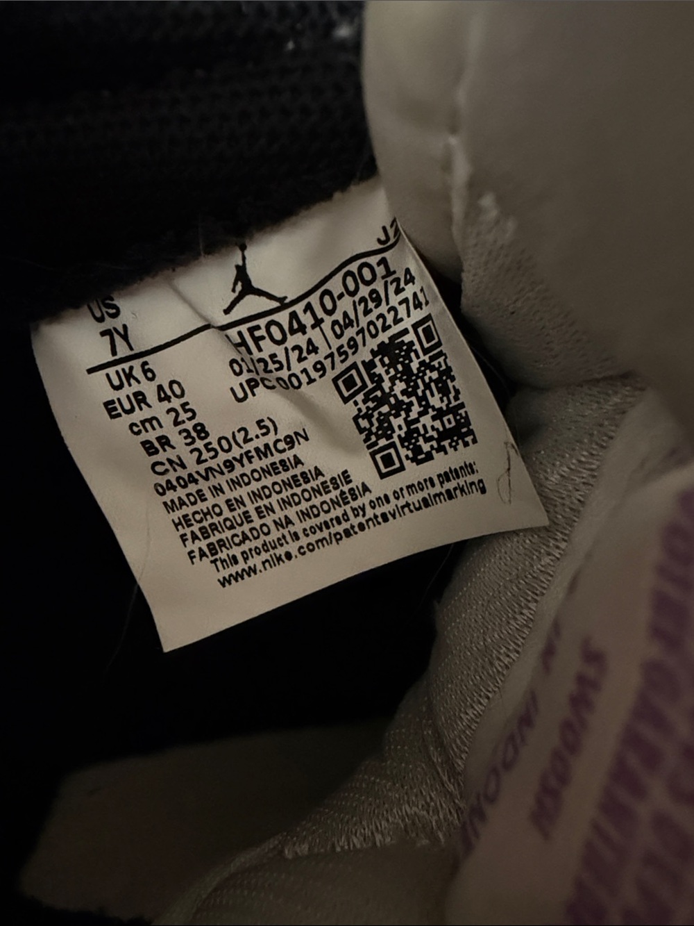 (7Y/8.5W)Jordan Low-Top Sneakers in White, Black & Purple (Glow in the Dark) - Picture 3 of 5